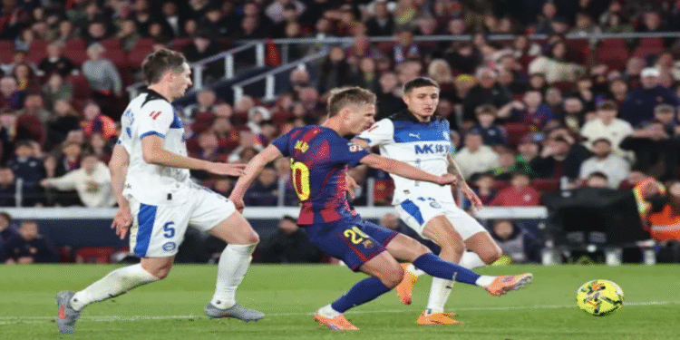 লা লিগায় বার্সেলোনার জয়, প্রিমিয়ার লিগে চেলসির সঙ্গে ড্রয়ে আটকে গেল আর্সেনাল