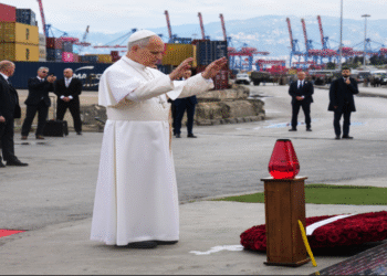 বইরুতে বন্দর বিস্ফোরণ স্মৃতিস্হলে প্রার্থনা করে লেবানন সফর শেষ করলেন পোপ লিও