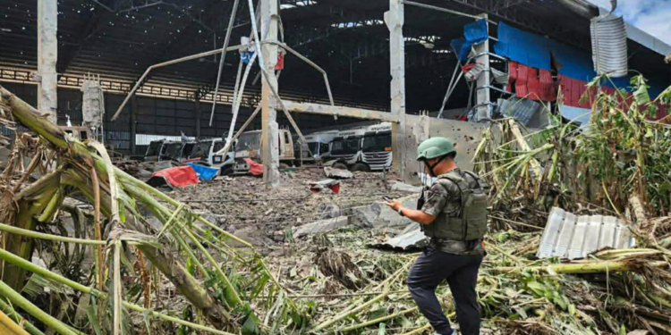 সীমান্ত আলোচনার মাঝেই কাম্বোডিয়ার অভিযোগ, থাই বাহিনীর নির্মম বোমাবর্ষণ