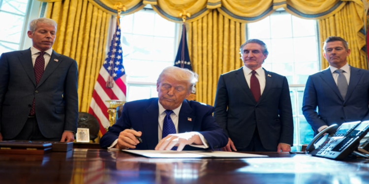 ট্রাম্পের দ্বিতীয় মেয়াদে কীভাবে বদলে গেল যুক্তরাষ্ট্রের বিচার বিভাগ