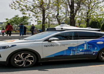 ২০২৬ সালে যুক্তরাজ্যে চীনা রোবট্যাক্সির পরীক্ষা চালাতে চায় উবার ও লিফট