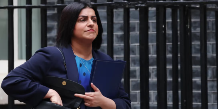 ডিআর কঙ্গোর ভিসায় কড়াকড়ি যুক্তরাজ্যের অ্যাঙ্গোলা ও নামিবিয়ার সঙ্গে অভিবাসী প্রত্যাবাসন চুক্তি