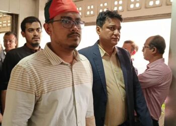 গুলিবিদ্ধ হাদির হামলাকারীদের গ্রেপ্তারের দাবিতে স্বরাষ্ট্র উপদেষ্টার সঙ্গে বৈঠকে ডাকসু প্রতিনিধিদল