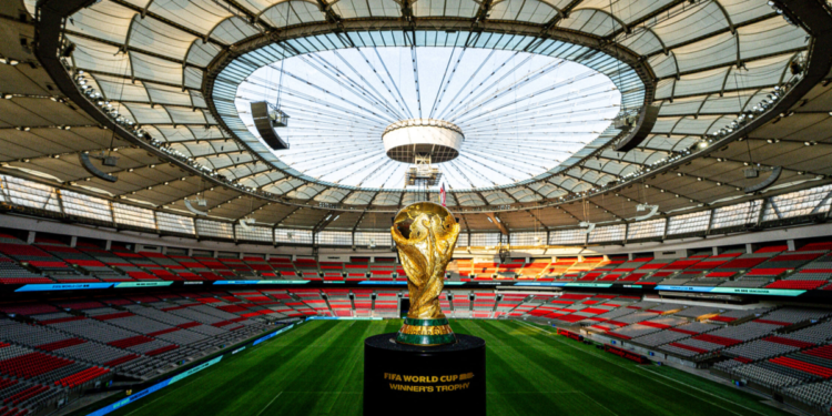 তপ্ত গ্রীষ্মে ২০২৬ বিশ্বকাপের শঙ্কা: তাপদাহ, ঝড় ও ধোঁয়ায় ব্যাহত হতে পারে খেলার উৎসব