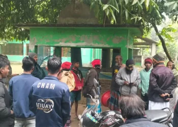 ময়মনসিংহে শতবর্ষী মাজারে ভাঙচুর ও মল–মূত্র নিক্ষেপ