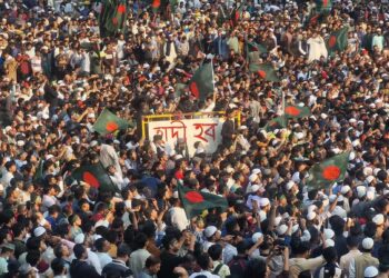 হাদি হত্যার বিচারের দাবিতে জনসমুদ্র শাহবাগ মোড়