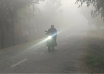 তেঁতুলিয়ায় হাড় কাঁপানো শীত, তাপমাত্রা নেমেছে ১২ ডিগ্রিতে