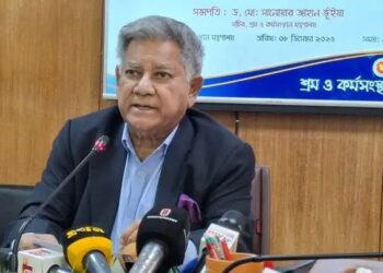 চট্টগ্রাম বন্দরে প্রতিদিন দুই–আড়াই কোটি টাকার চাঁদাবাজি হয়: শ্রম উপদেষ্টা