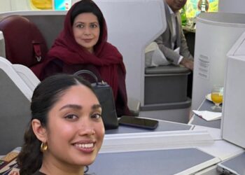 জায়মা রহমানের সেলফিতে ধরা পড়া বই নিয়ে নেটিজেনদের কৌতূহল