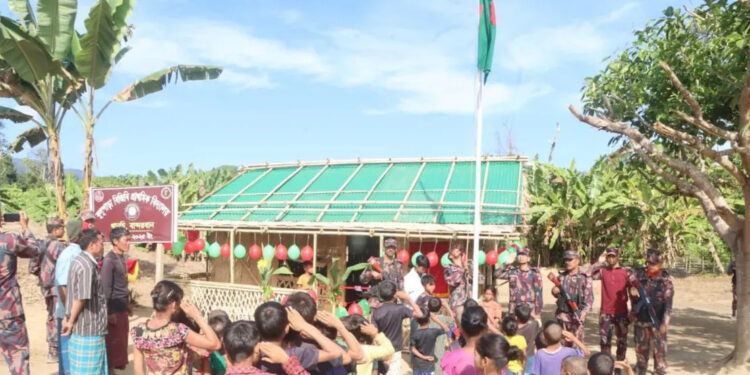 থানচির বুলুপাড়ায় ৫৭ বিজিবি’র অর্থায়নে প্রাথমিক বিদ্যালয় চালু
