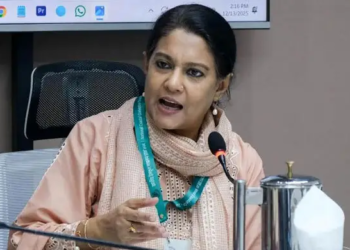 মেগা প্রকল্প নয়, মানুষের মৌলিক চাহিদা পূরণে দৃষ্টি দিতে হবে: পরিবেশ উপদেষ্টা