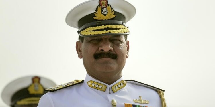 বাংলাদেশ ইস্যুতে ‘নির্বাচন পর্যন্ত অপেক্ষার’ বার্তা দিলেন ভারতের নৌবাহিনী প্রধান