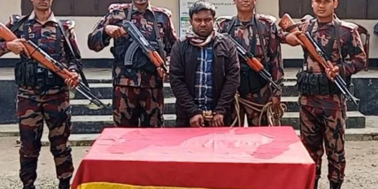 লালমনিরহাট সীমান্তে অনুপ্রবেশকালে ভারতীয় নাগরিক আটক