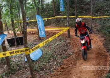 লালমাই পাহাড়ে প্রথমবার বড় পরিসরে বাইকারদের ট্র্যাক ট্রেইল রেস