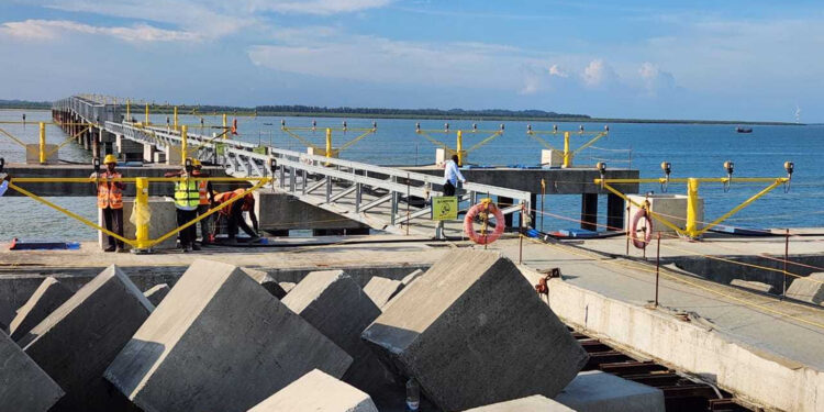 সমুদ্রবুকে নির্মাণাধীন কক্সবাজার রানওয়ে উচ্ছেদের সুপারিশ করলো বিআইডব্লিউটিএ