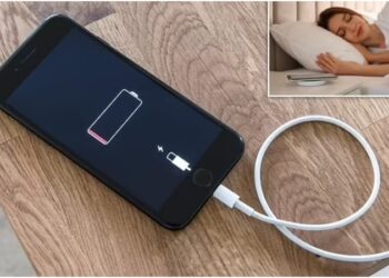 সারাক্ষণ চার্জার প্লাগে রাখলে হতে পারে মারাত্মক বিপদ