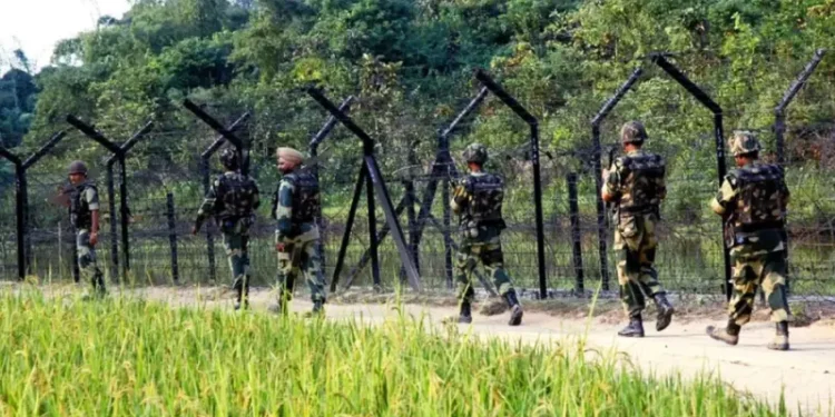 ১১ বছরে বাংলাদেশ সীমান্তে ২১ হাজারের বেশি মানুষকে আটক করেছে ভারত