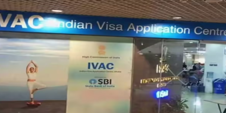 নিরাপত্তাজনিত কারণে ভারতে ভিসা কার্যক্রম স্থগিত করল বাংলাদেশ, সংখ্যালঘু সহিংসতায় সম্পর্ক আরও উত্তপ্ত