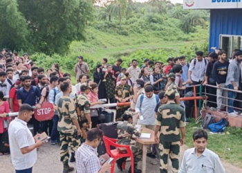 অস্থিরতার মধ্যে আতঙ্কে বাংলাদেশে থাকা ভারতীয় শিক্ষার্থীরা