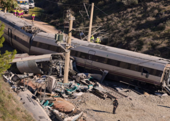 বার্সেলোনার কাছে ট্রেন দুর্ঘটনায় নিহত ১, আহত অন্তত ৩৭; দক্ষিণ স্পেনের ভয়াবহ রেল দুর্ঘটনার পর নতুন করে উদ্বেগ