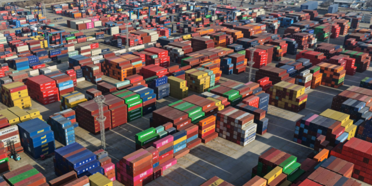 মার্কিন শুল্কযুদ্ধের মধ্যেও ২০২৫ সালে রেকর্ড উচ্চতায় চীনের বাণিজ্য উদ্বৃত্ত