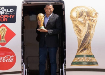 বিশ্বকাপ ট্রফি বাংলাদেশে আসছে আজ, কতক্ষণ থাকবে এবং কারা ছবি তুলতে পারবেন?