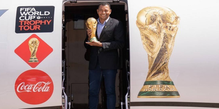 বিশ্বকাপ ট্রফি বাংলাদেশে আসছে আজ, কতক্ষণ থাকবে এবং কারা ছবি তুলতে পারবেন?