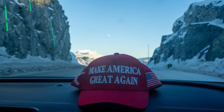 গ্রিনল্যান্ড দখলে নিতে ট্রাম্পের সম্ভাব্য কঠোর পথ কী হতে পারে?