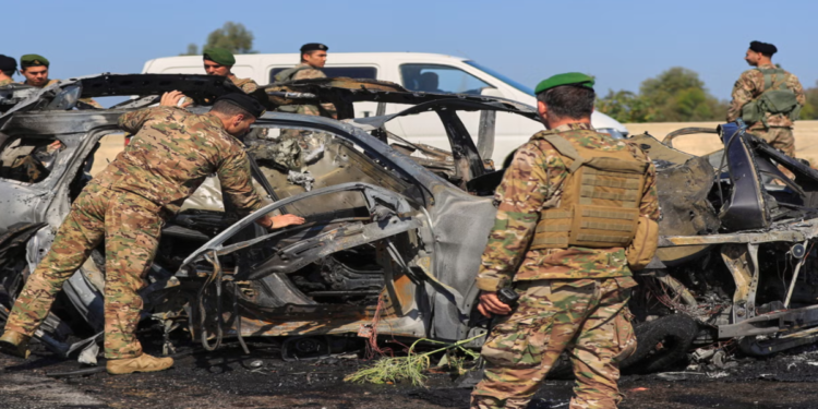 হিজবুল্লাহ নিরস্ত্রীকরণের সময়সীমা ঘনিয়ে আসছে, ইসরায়েলি হামলার মধ্যে লেবাননের সামনে কী