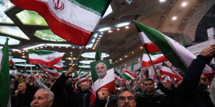 যুক্তরাষ্ট্রের সমর্থনের পর বিক্ষোভ মোকাবিলায় জাতীয় স্বার্থ রক্ষার অঙ্গীকার ইরানের সেনাবাহিনীর