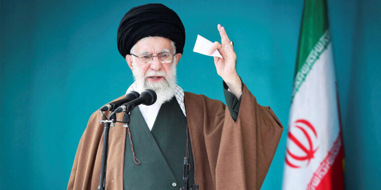 খামেনির ওপর হামলা মানেই যুদ্ধ ঘোষণা, হুঁশিয়ারি ইরানের