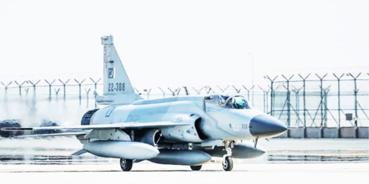 বাংলাদেশের সঙ্গে প্রতিরক্ষা চুক্তি ও জেএফ-১৭ যুদ্ধবিমান বিক্রির পথে পাকিস্তান