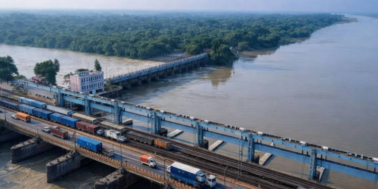 ফারাক্কা আলোচনা ঝুলে থাকায় পদ্মায় নতুন ব্যারাজ নির্মাণের পথে বাংলাদেশ