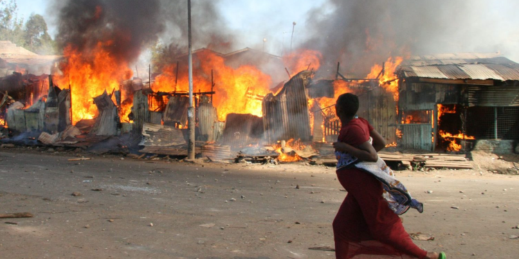 কেনিয়ার নির্বাচনকে ঘিরে সহিংসতার ঝুঁকি