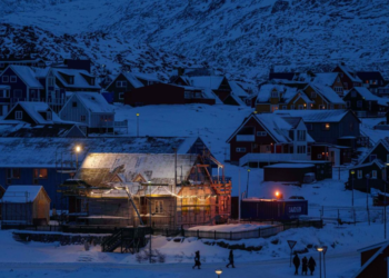 যুক্তরাষ্ট্রকে ঘিরে উত্তেজনা কমার প্রেক্ষাপটে গ্রিনল্যান্ডে বিদ্যুৎ বিপর্যয় ও প্রবল ঝড়ো হাওয়া