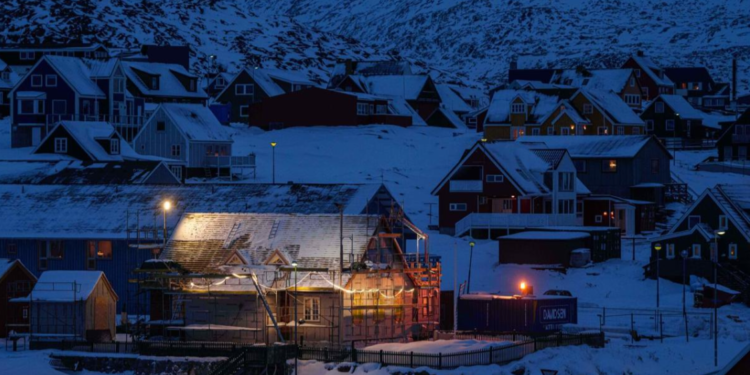 যুক্তরাষ্ট্রকে ঘিরে উত্তেজনা কমার প্রেক্ষাপটে গ্রিনল্যান্ডে বিদ্যুৎ বিপর্যয় ও প্রবল ঝড়ো হাওয়া