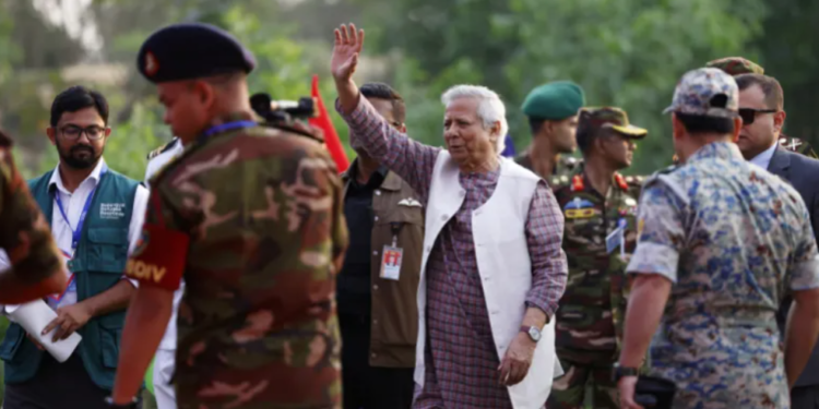 বাংলাদেশ নির্বাচন: পর্দার আড়ালে কি এখনো সেনাবাহিনীর প্রভাব রয়েছে