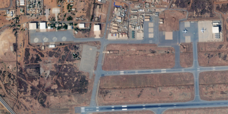 নাইজারের রাজধানীতে বিমানবন্দরের কাছে ভারী গোলাগুলি ও বিস্ফোরণের শব্দ