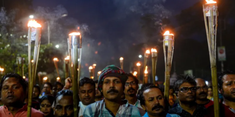 নির্বাচনের দ্বারপ্রান্তে বাংলাদেশে সহিংসতা বাড়াচ্ছে রাজনৈতিক বিভাজন