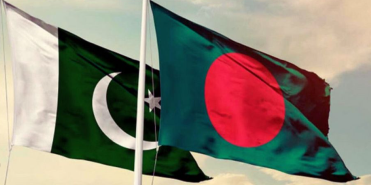 বাংলাদেশ–পাকিস্তান ঘনিষ্ঠতা নিয়ে সতর্কবার্তা: পররাষ্ট্রনীতির স্বায়ত্তশাসন ঝুঁকিতে