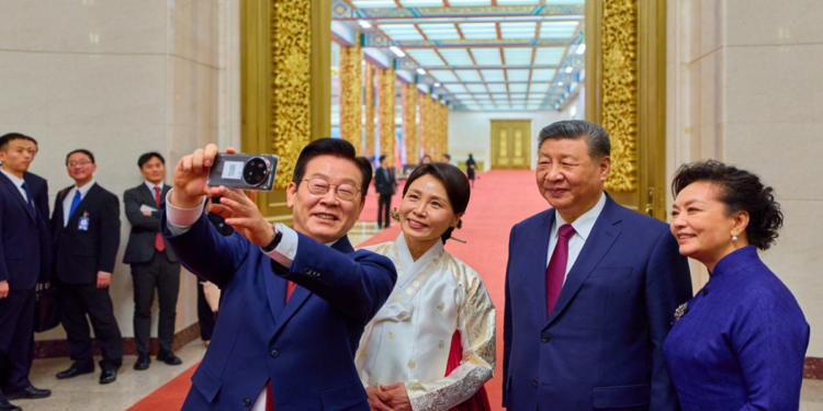 শি জিনপিং ও লি জে মিয়ংয়ের বৈঠকের পর কি নতুন পথে চীন দক্ষিণ কোরিয়ার সম্পর্ক