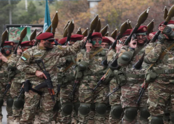 সিরিয়ার সশস্ত্র বাহিনী পুনর্গঠনে যে চ্যালেঞ্জগুলোর মুখে নতুন সরকার