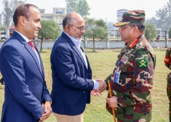 আইনশৃঙ্খলা পরিস্থিতি মূল্যায়নে পটুয়াখালী ও খুলনা সফর সেনাপ্রধানের