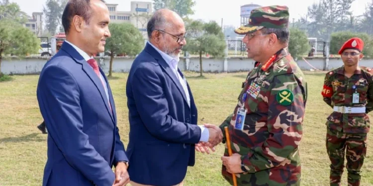 আইনশৃঙ্খলা পরিস্থিতি মূল্যায়নে পটুয়াখালী ও খুলনা সফর সেনাপ্রধানের