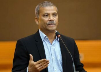 ভারতীয় বোর্ডের কাছে মাথানত নয়: আসিফ নজরুল