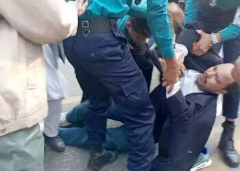 ইসির সামনে মারধরের ঘটনা হালকাভাবে না নেওয়ার আহ্বান