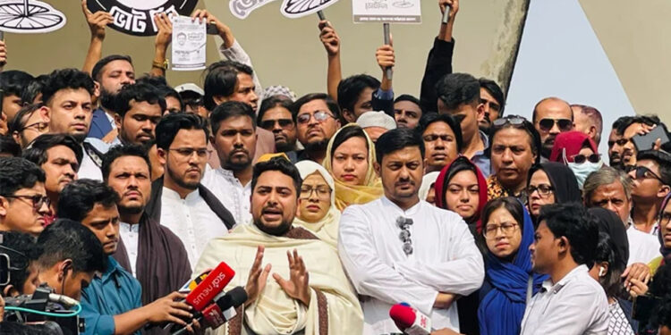 তিন নেতা ও শহীদ হাদির কবর জিয়ারত দিয়ে এনসিপির নির্বাচনী প্রচারণা শুরু
