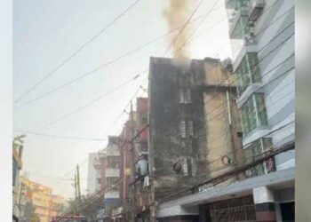এবার জিগাতলায় আবাসিক ভবনে আগুন