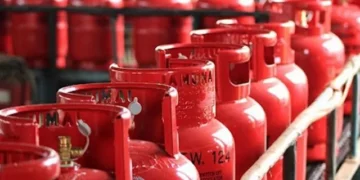 কক্সবাজারে অতিরিক্ত মূল্যেও মিলছে না এলপিজি সিলিন্ডার; সংকটে চকরিয়া-পেকুয়া