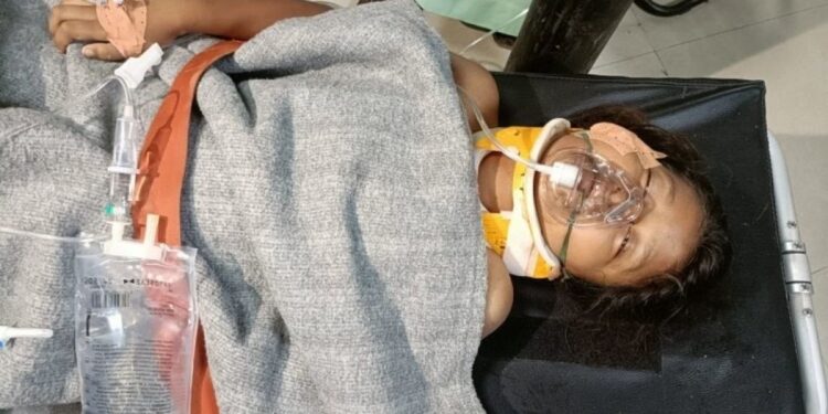 সীমান্তে সংঘাত: গুলিবিদ্ধ শিশুটিকে আনা হলো ঢাকার হাসপাতালে